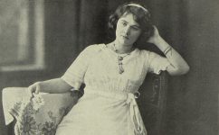 Anuška Berhnartová.