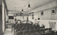 přednášková síň pražské obecní plynárny -  Světozor 04.06.1931 