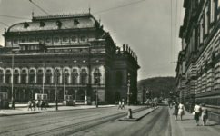  - Divadelní architektura 