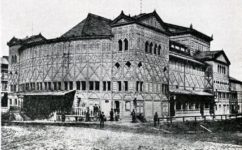  - Divadelní architektura 