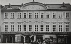 dům u Šmerhovských, kde byl postaven nový palác - Český svět 18.6.1909  